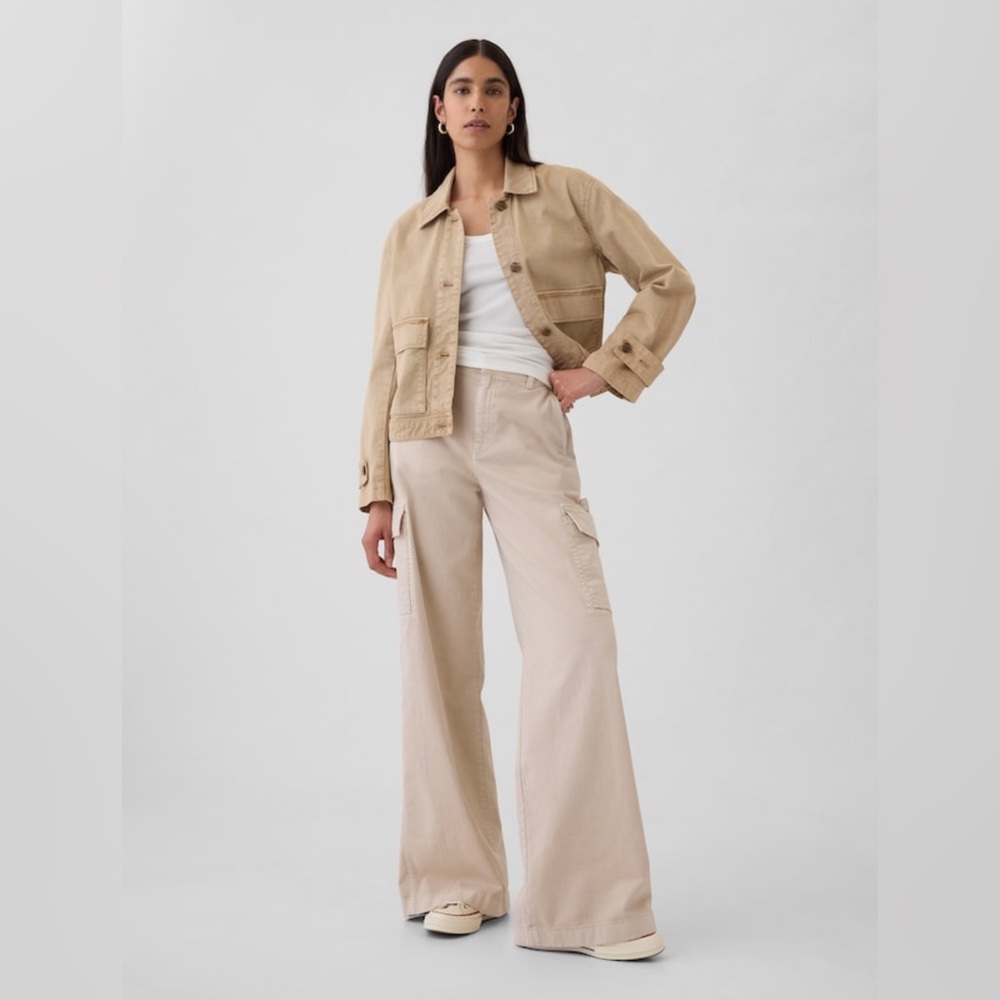 NWT GAP Mid Rise Cargo Baggy Khakis